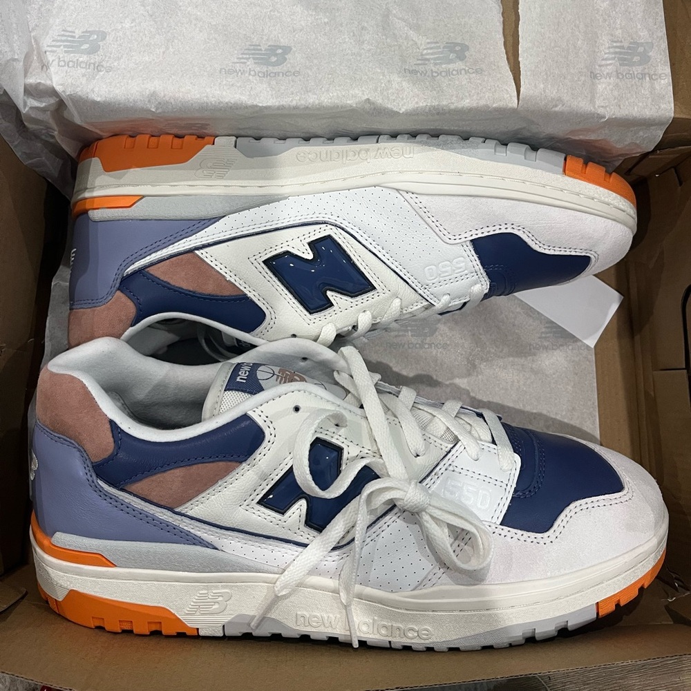NEW! NEW BALANCE SNEAKERS